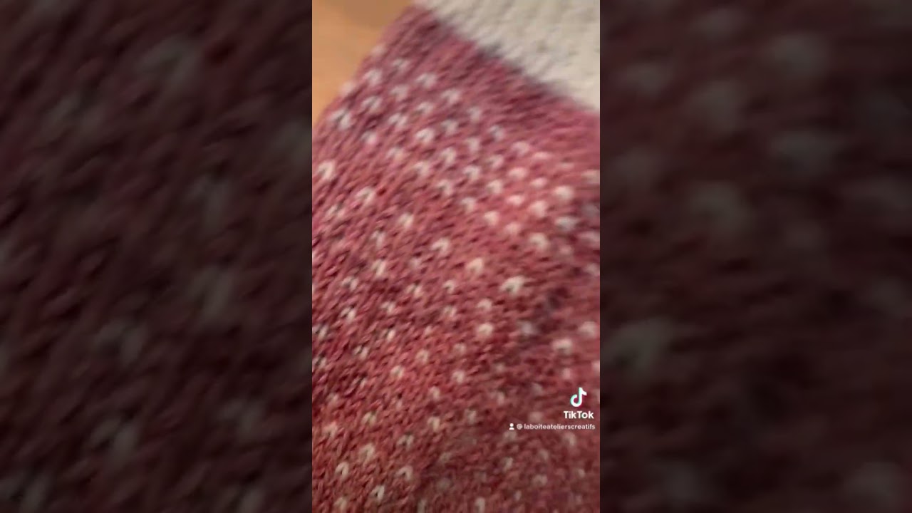 Tricot chaussettes bas rose et blanc motifs coeurs #knitting #socks #handmade #tricot #chaussettes