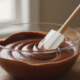 découvrez notre recette facile de mousse au chocolat traditionnelle, onctueuse et rapide à réaliser chez vous pour un dessert gourmand et réussi à coup sûr.