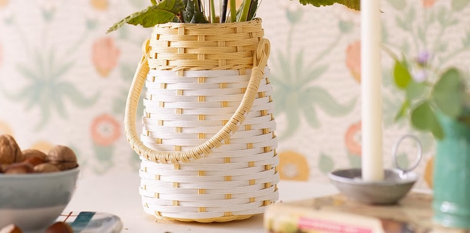 Baskets colorées : le blanc cède sa place ce printemps