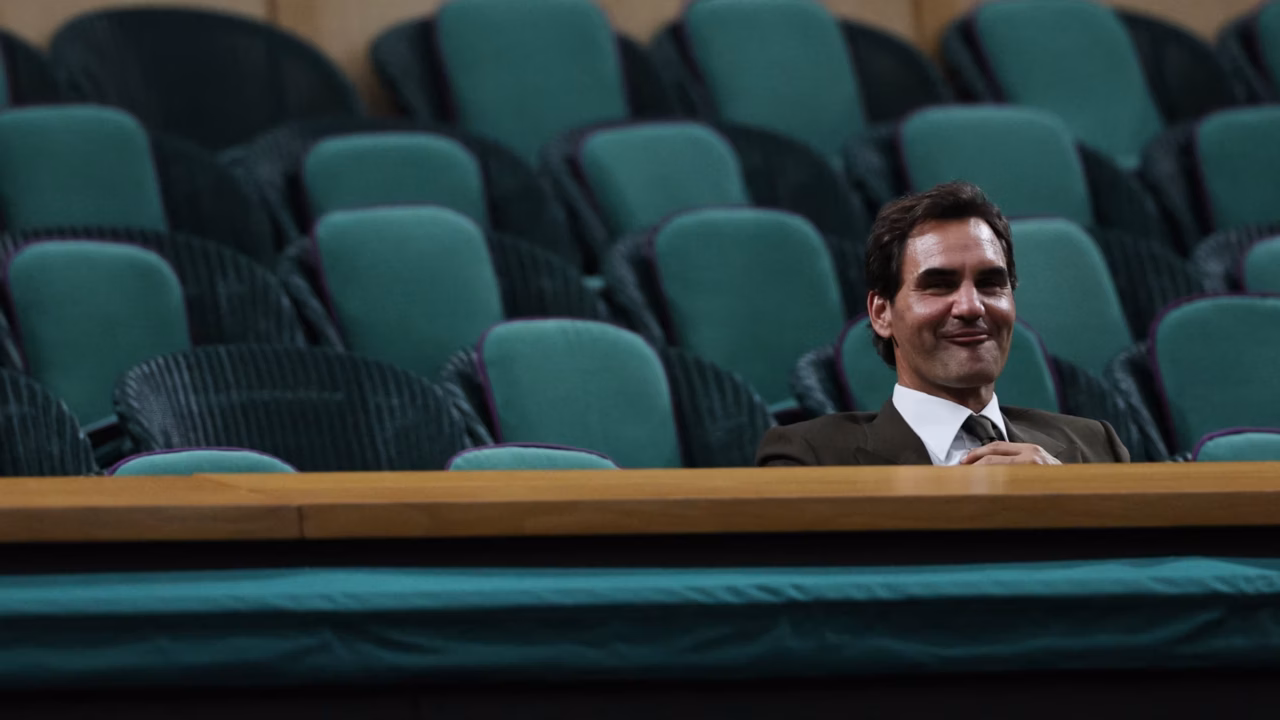 Quand Federer échange ses raquettes avec Bernard Arnault : un rendez-vous inattendu