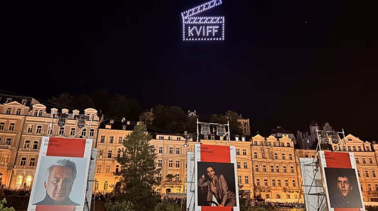 Kanye &lsquo;Ye&rsquo; West fait sensation en Russie : son premier concert depuis le début du conflit ukrainien en 2022