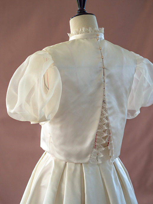 Robe de mariée courte créée à Lausanne par Claire Silène Couture Sur Mesure
